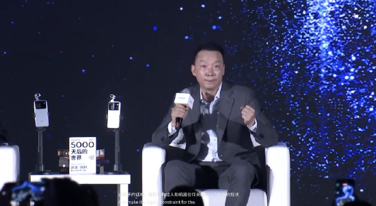 荣耀李健：AI不会剥夺人类的思考能力	，反而将促使人的创造力与判断力爆发
