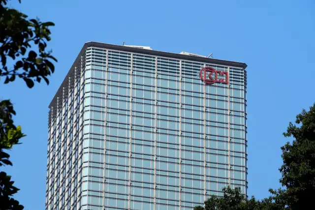 霍建宁打辅助，李嘉诚家族攒下1600亿现金